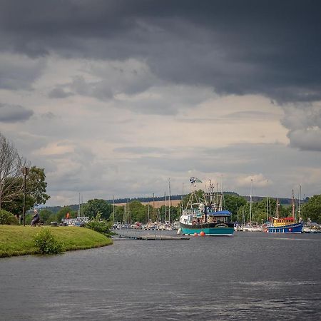 Great Glen Way Canal Side Apartment Inverness Bagian luar foto