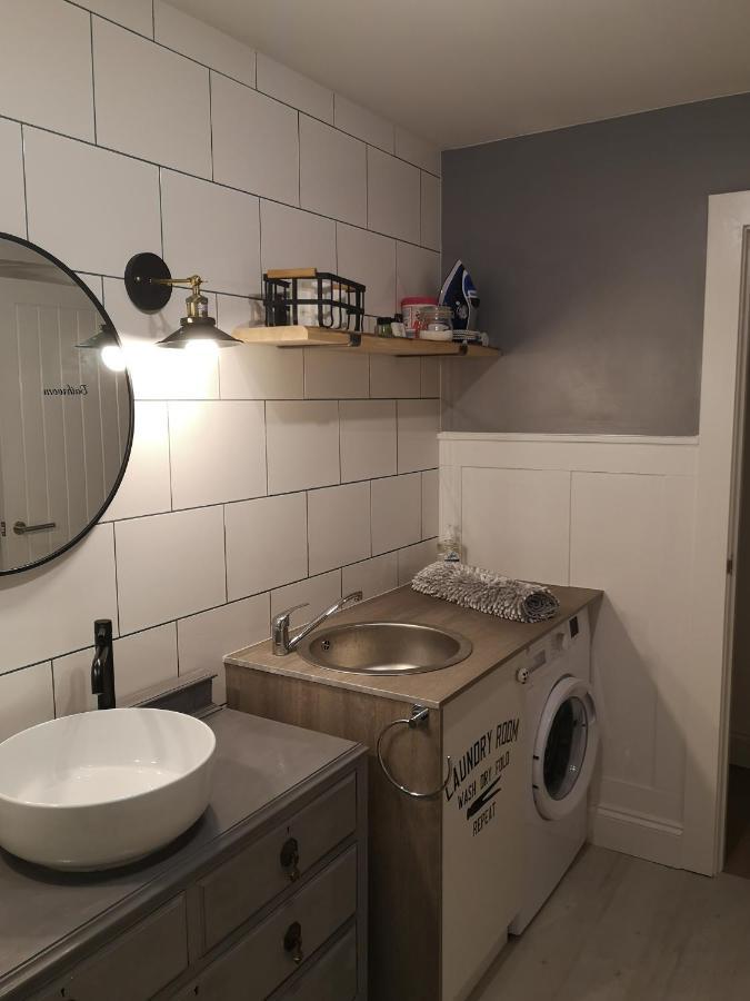 Great Glen Way Canal Side Apartment Inverness Bagian luar foto
