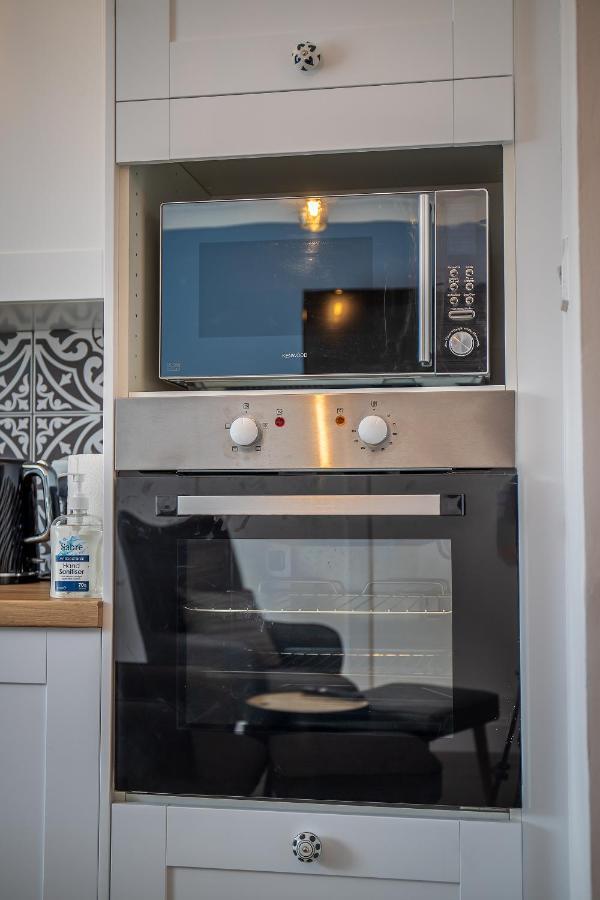 Great Glen Way Canal Side Apartment Inverness Bagian luar foto