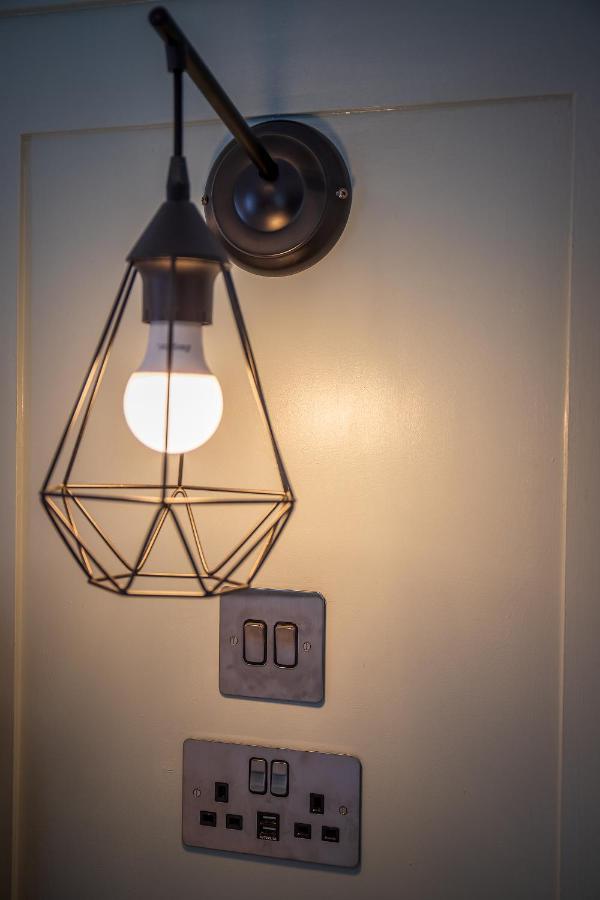 Great Glen Way Canal Side Apartment Inverness Bagian luar foto